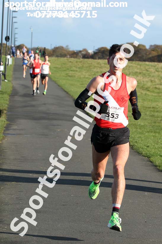 Senior men and women, Heaton Memorial 10k Road Race, Town Moor, Newcastle.  Photo: David T. Hewitson/Sports for All Pics